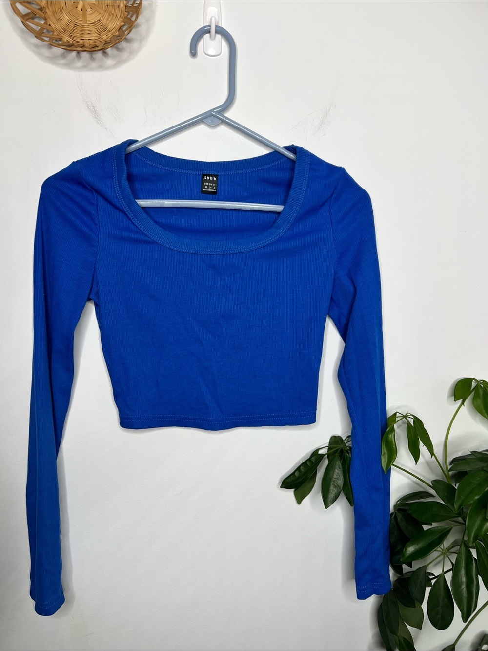 SHEIN Ribbed Long Sleeve Crop Top 
Size XS
